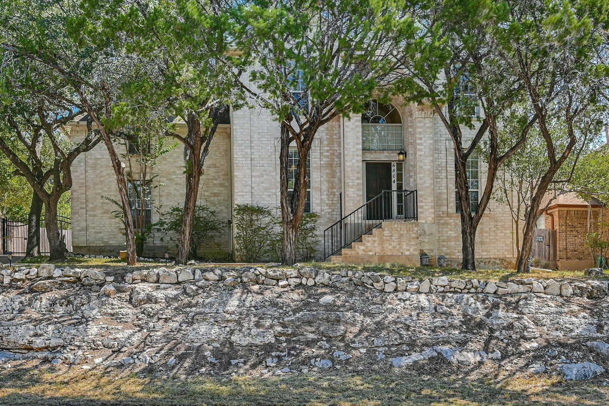 6804 Rain Creek Pkwy — exterior