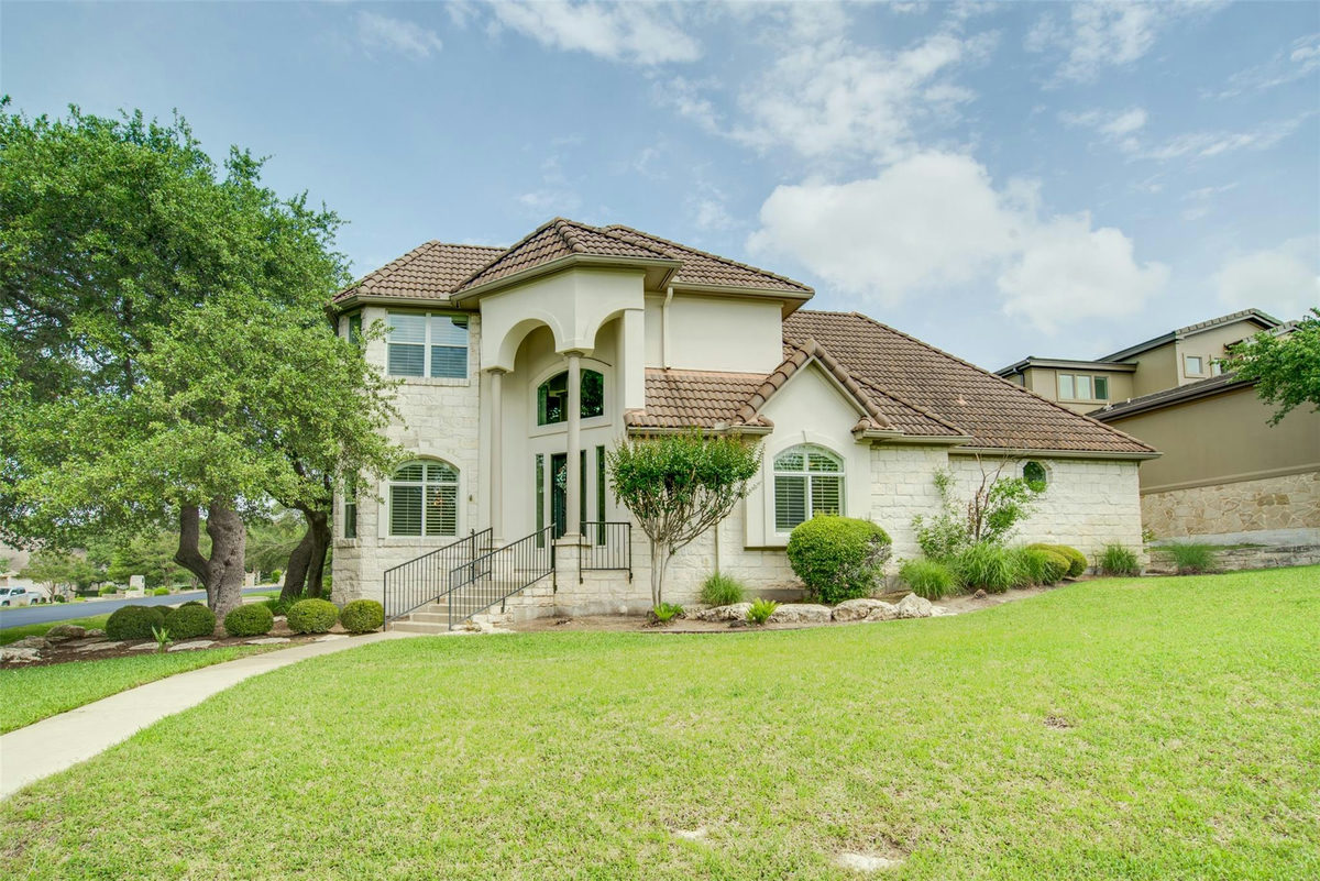 18 Glenway Dr — exterior