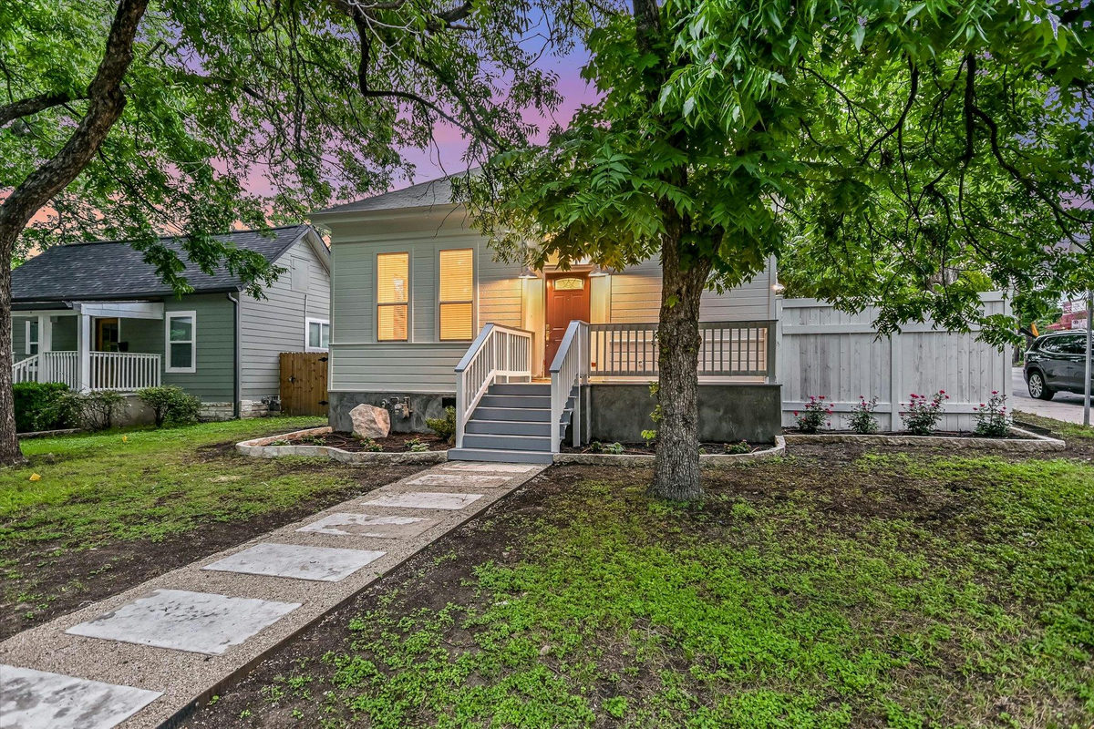 1711 Eva St — exterior