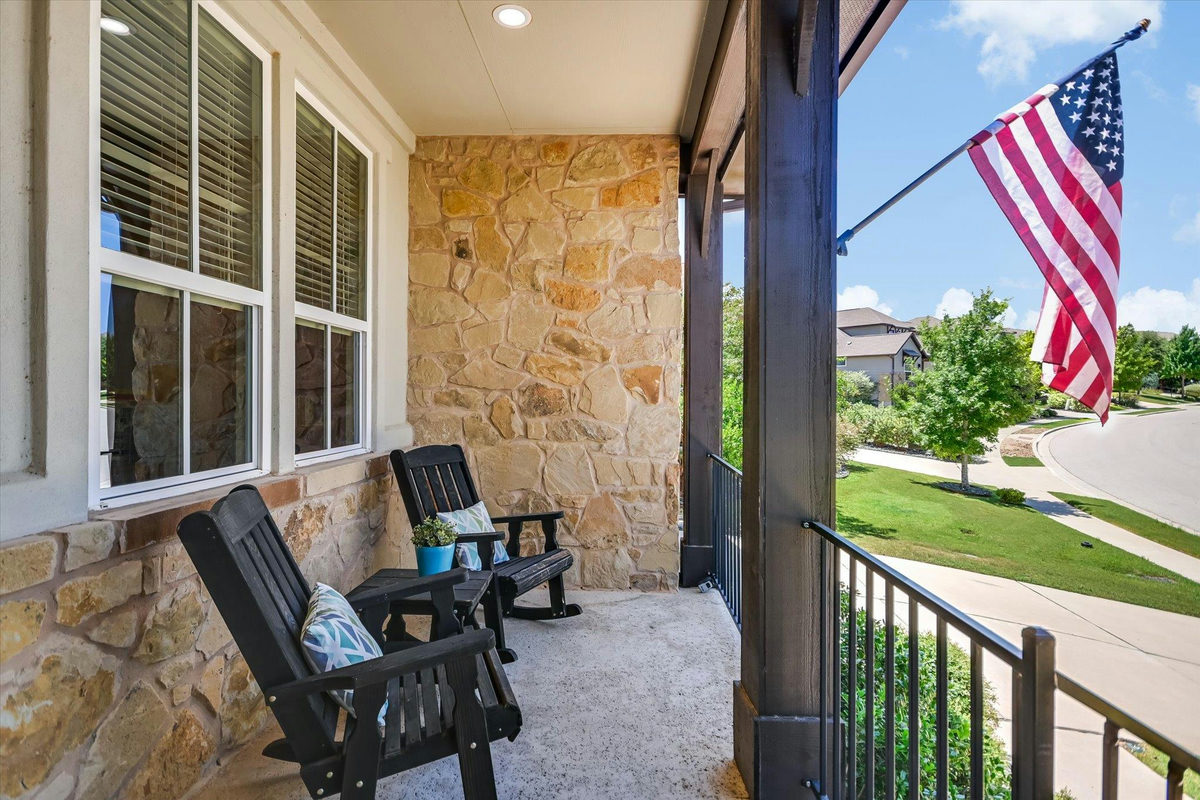 724 Dayridge Dr — photo 2