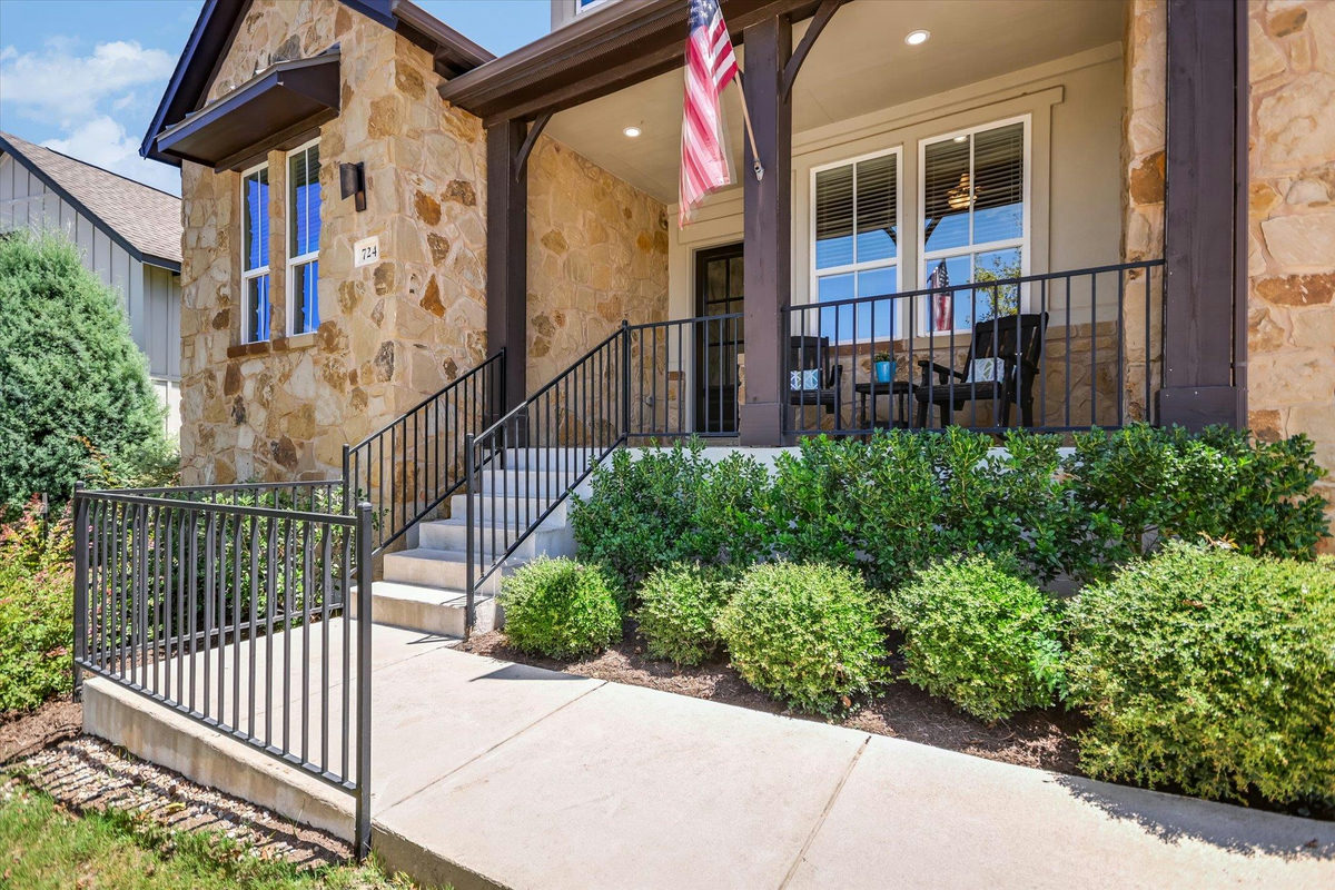 724 Dayridge Dr — exterior
