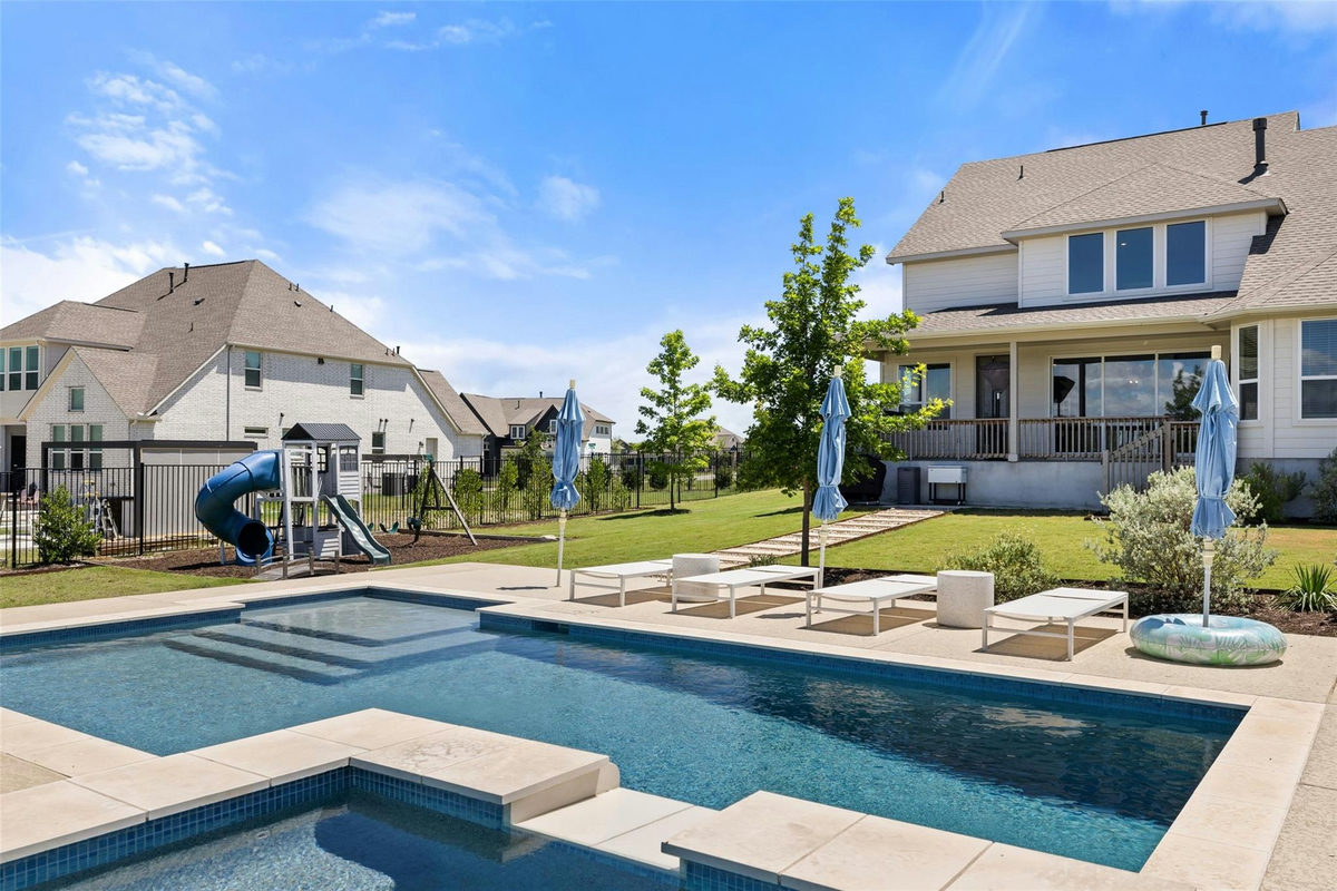 324 Cortaro Dr — exterior