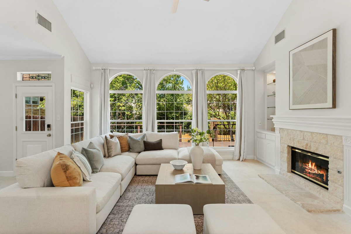 12600 Schreiner Ct — photo 2