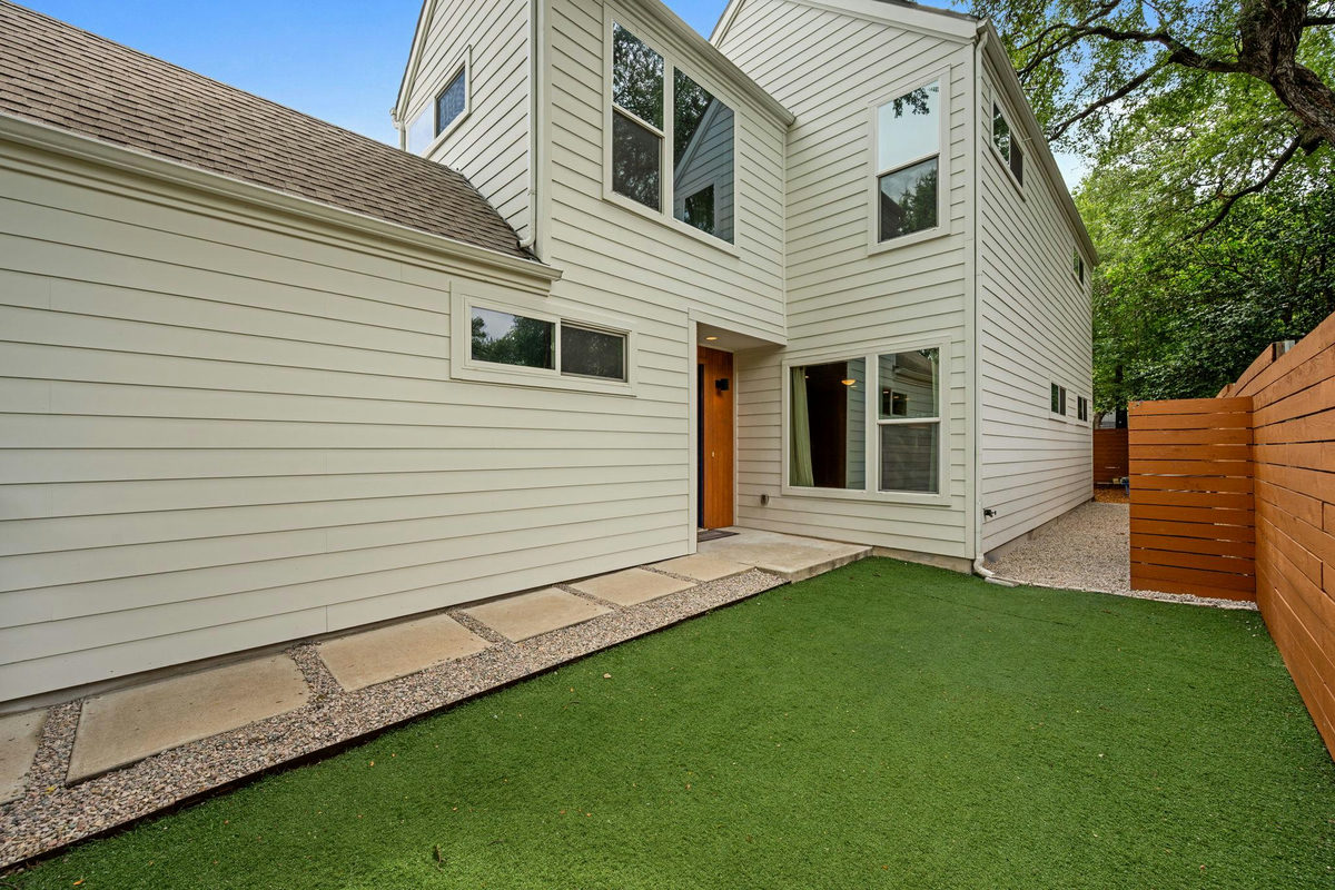 3215 Aldwyche Dr — photo 2