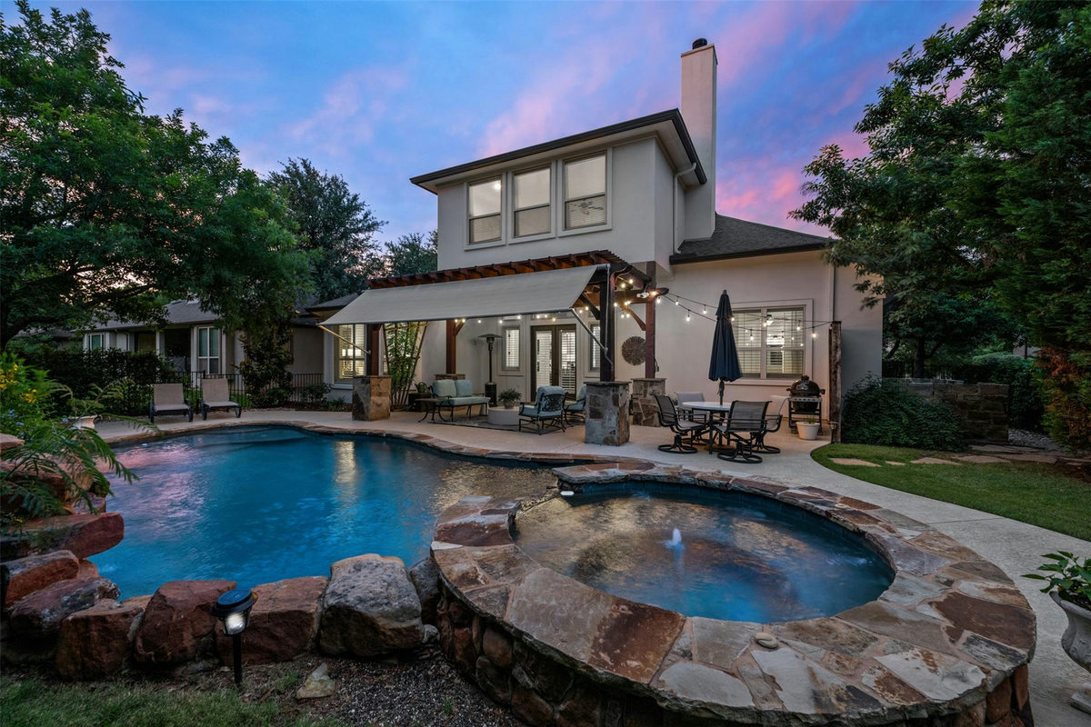 215 Lake Como Dr — exterior