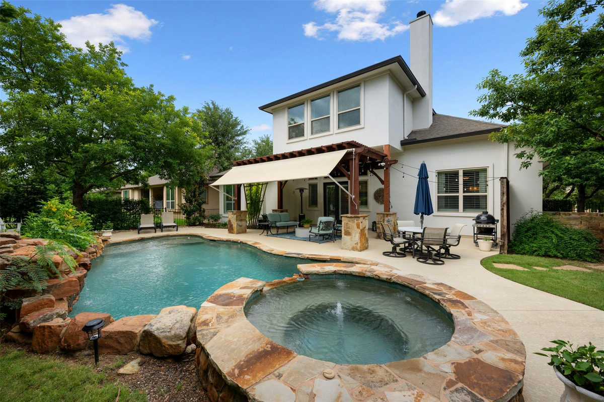 215 Lake Como Dr — photo 4