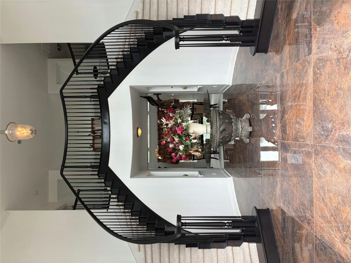 404 Aria Dr — photo 3
