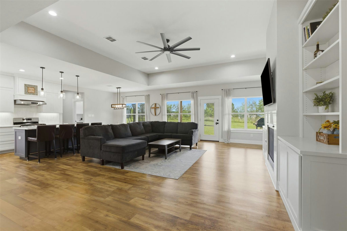414 Wesley Ridge Dr — photo 2
