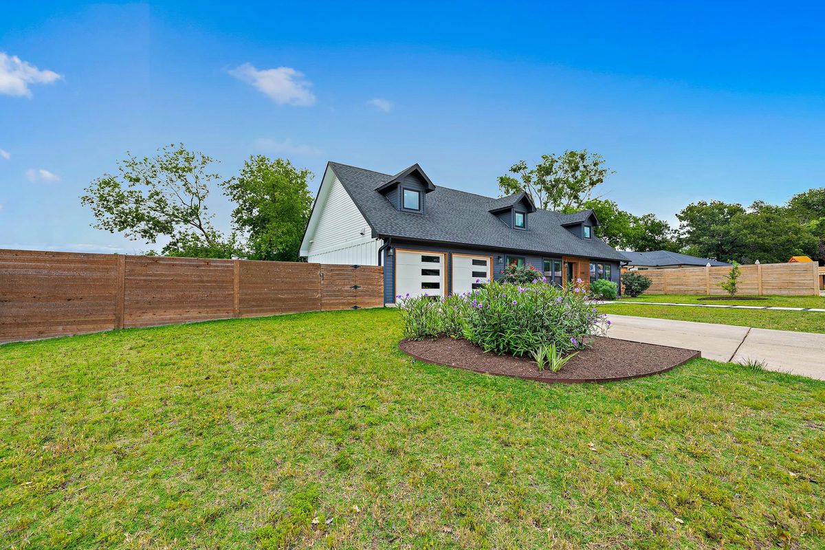 5700 Sutherlin Rd — photo 3