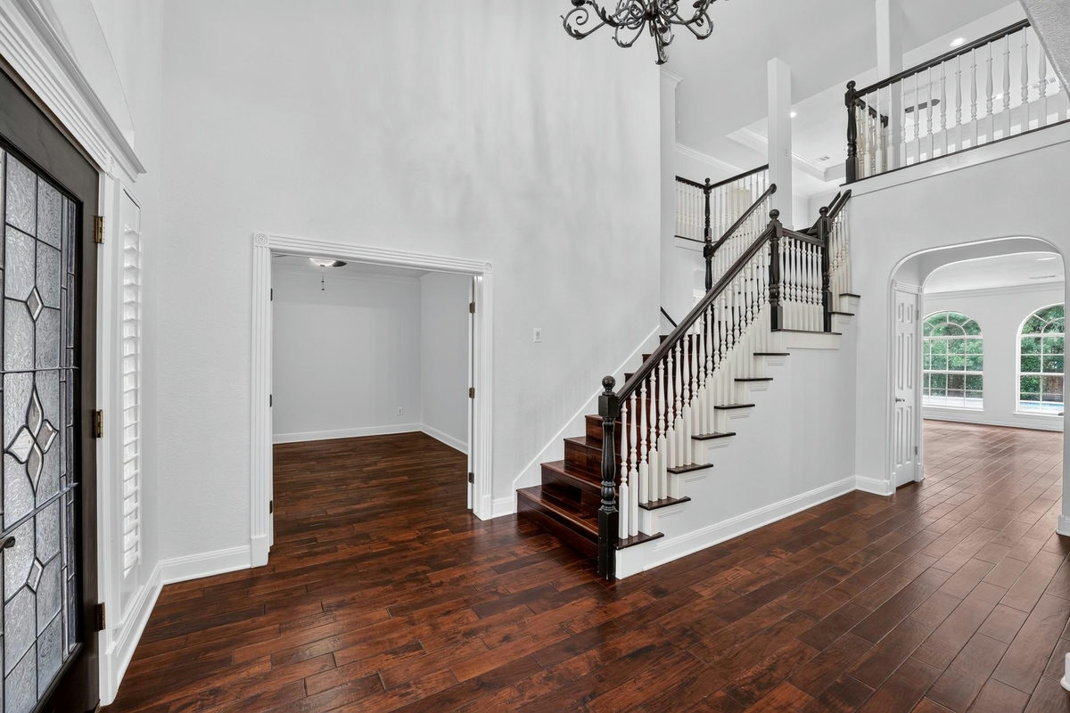 5528 VAN WINKLE Ln — photo 3