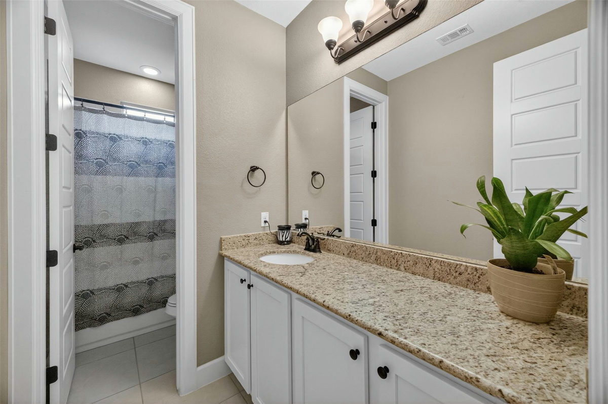 4017 Benetton Way — photo 4