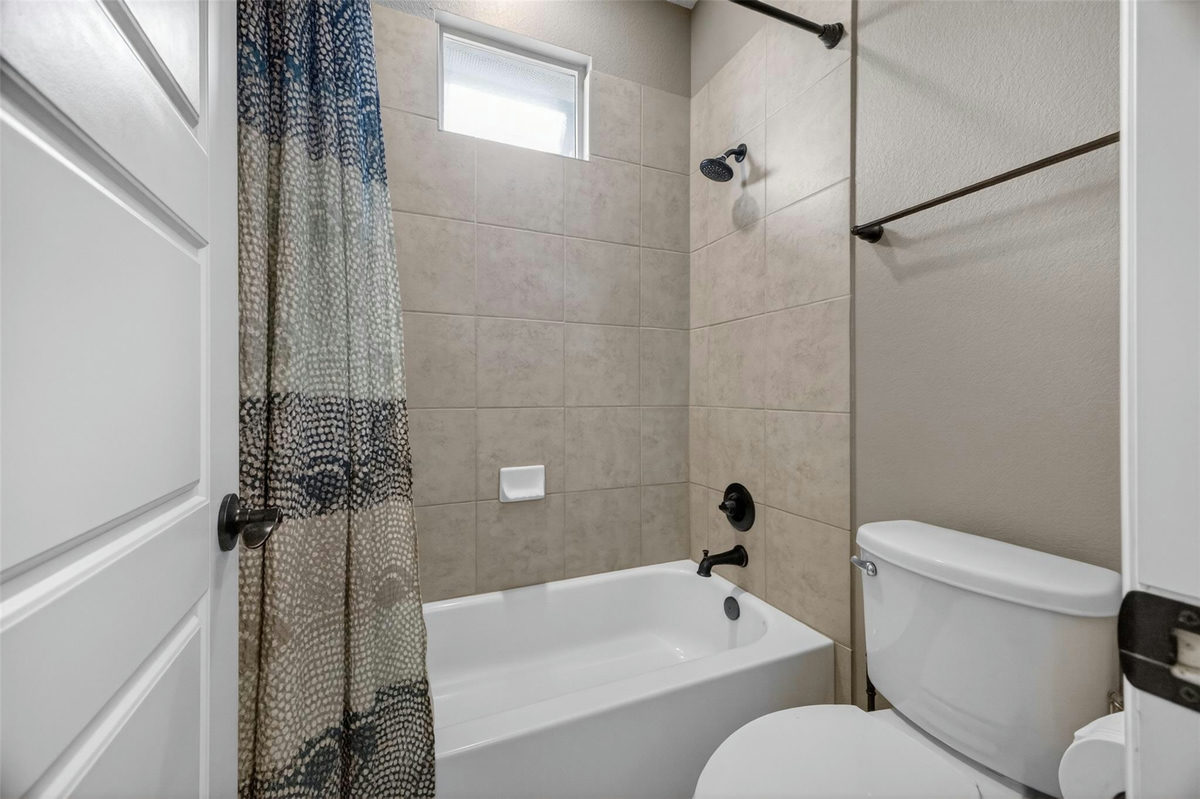 4017 Benetton Way — photo 5