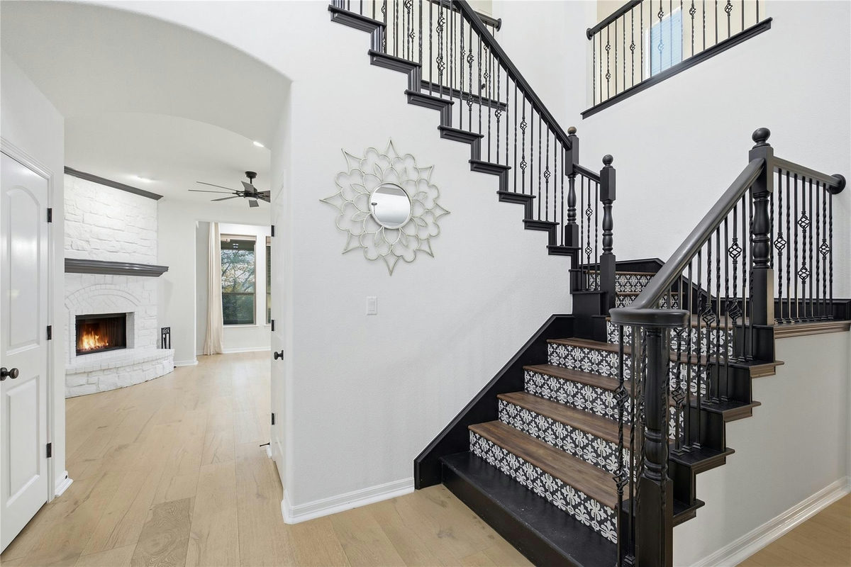208 Mirafield Ln — photo 3