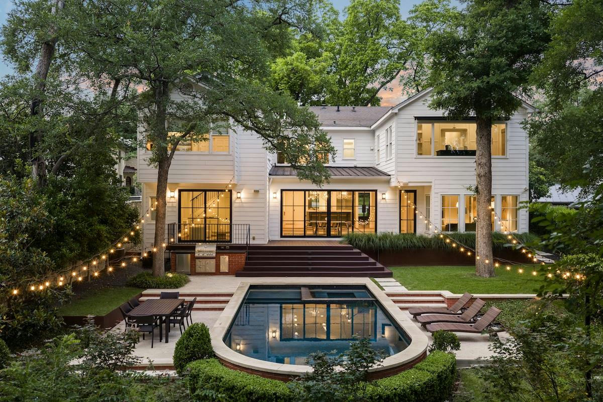 1015 Gaston Ave — exterior