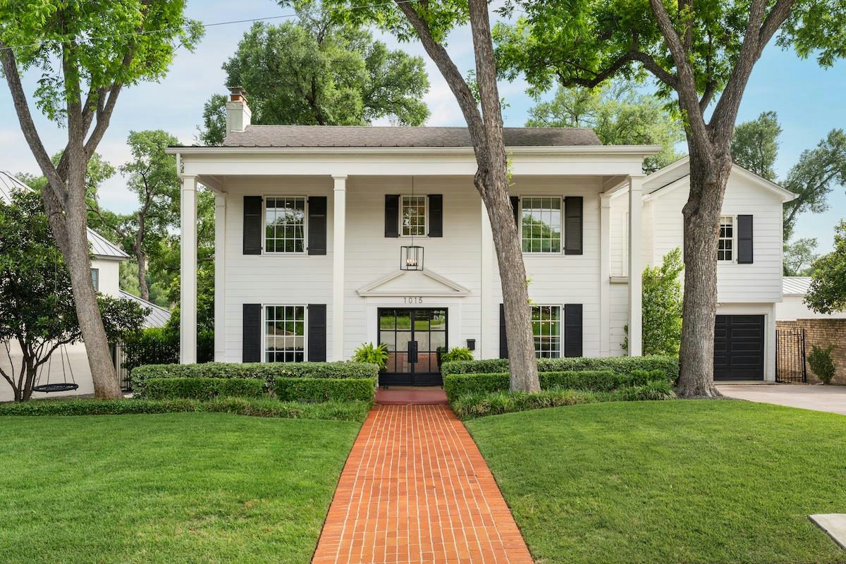 1015 Gaston Ave — photo 2