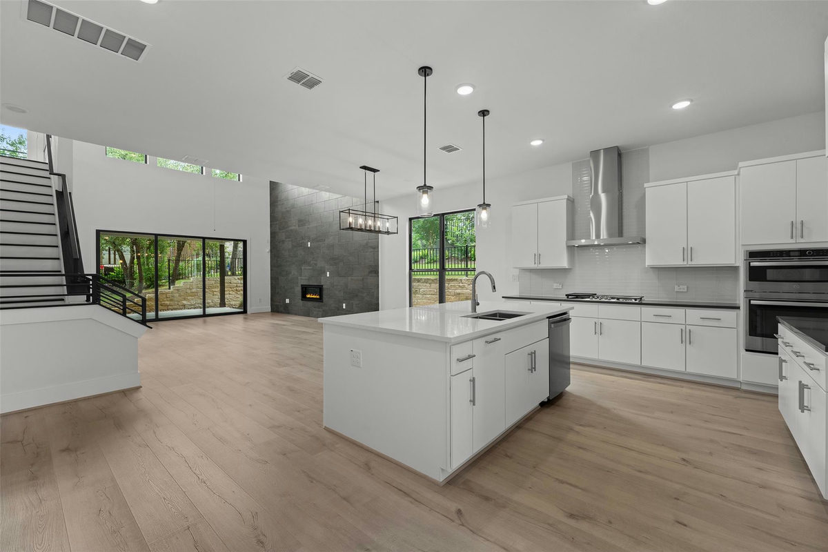 15085 Dorothy Dr — photo 4