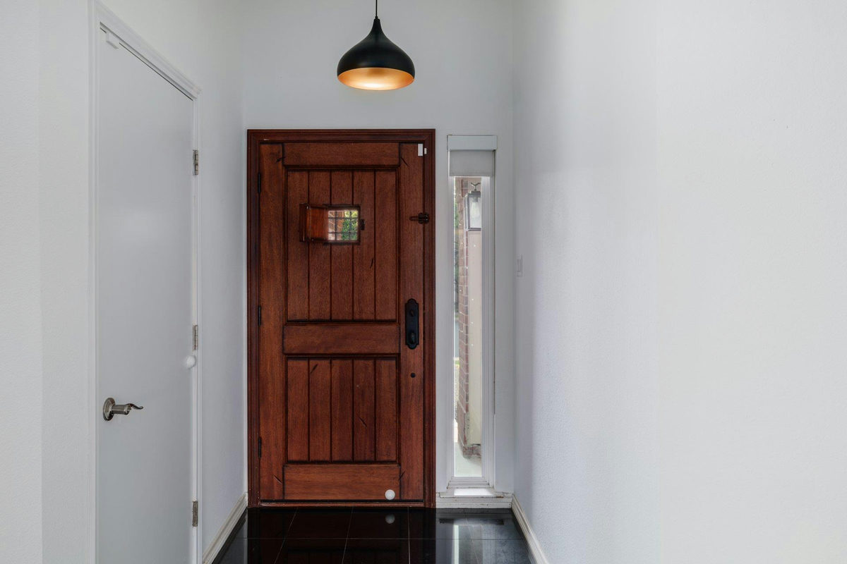 6901 Breezy Pass — photo 3