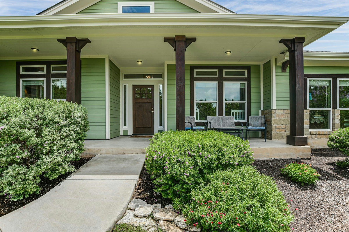 520 Murphy Dr — photo 2