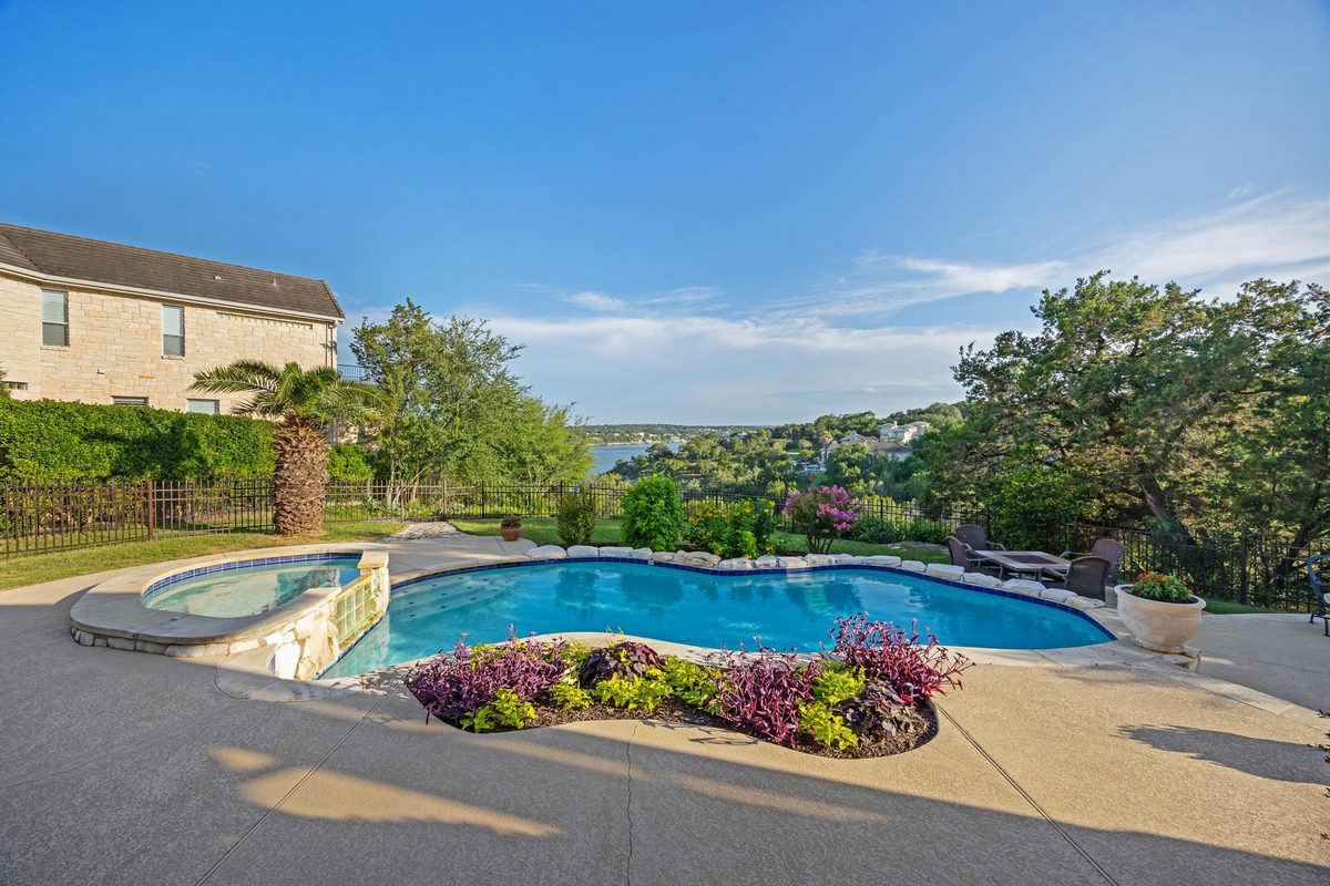 17909 Kingfisher Ridge Dr — exterior