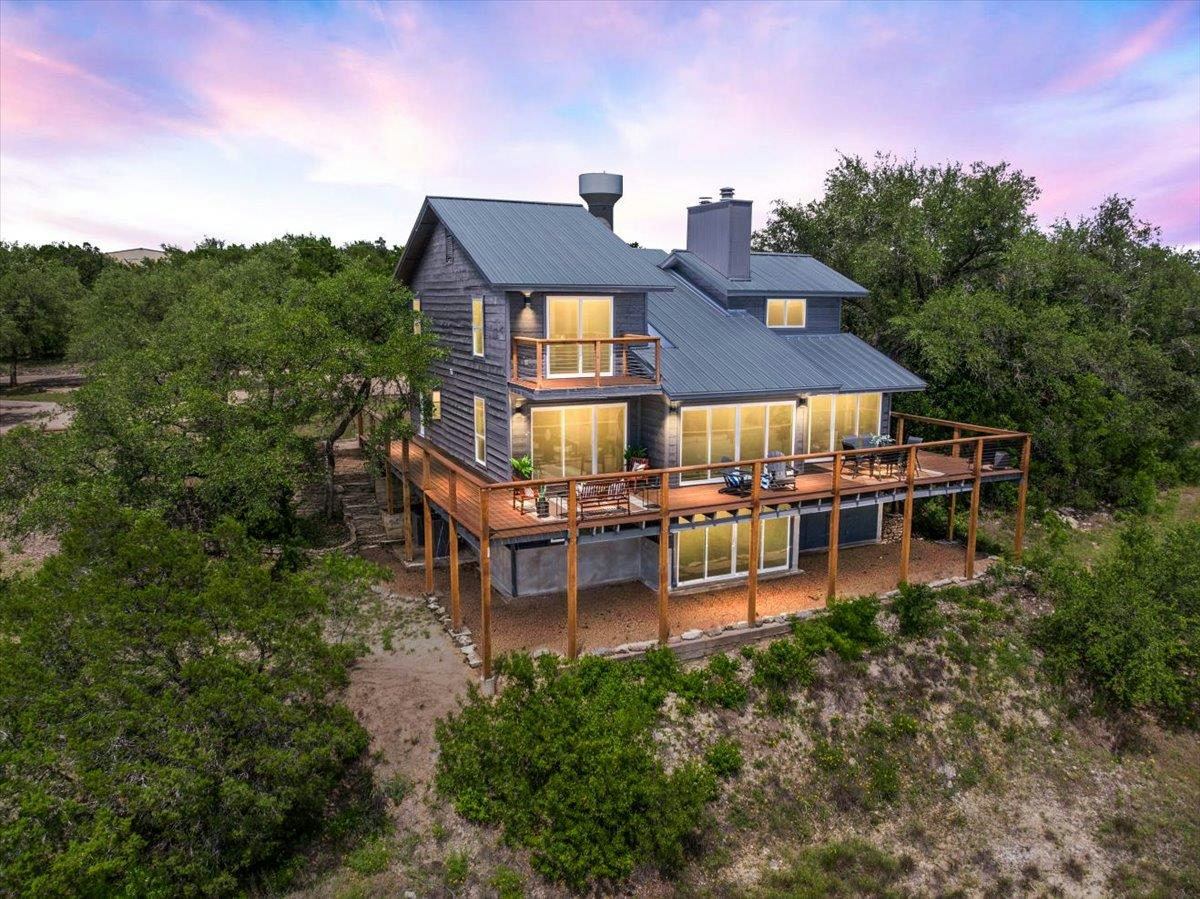 5203 Cueva Dr — exterior