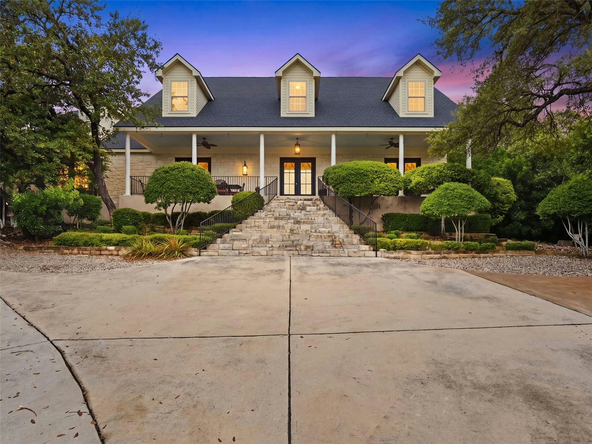 173 Falling Hills — exterior
