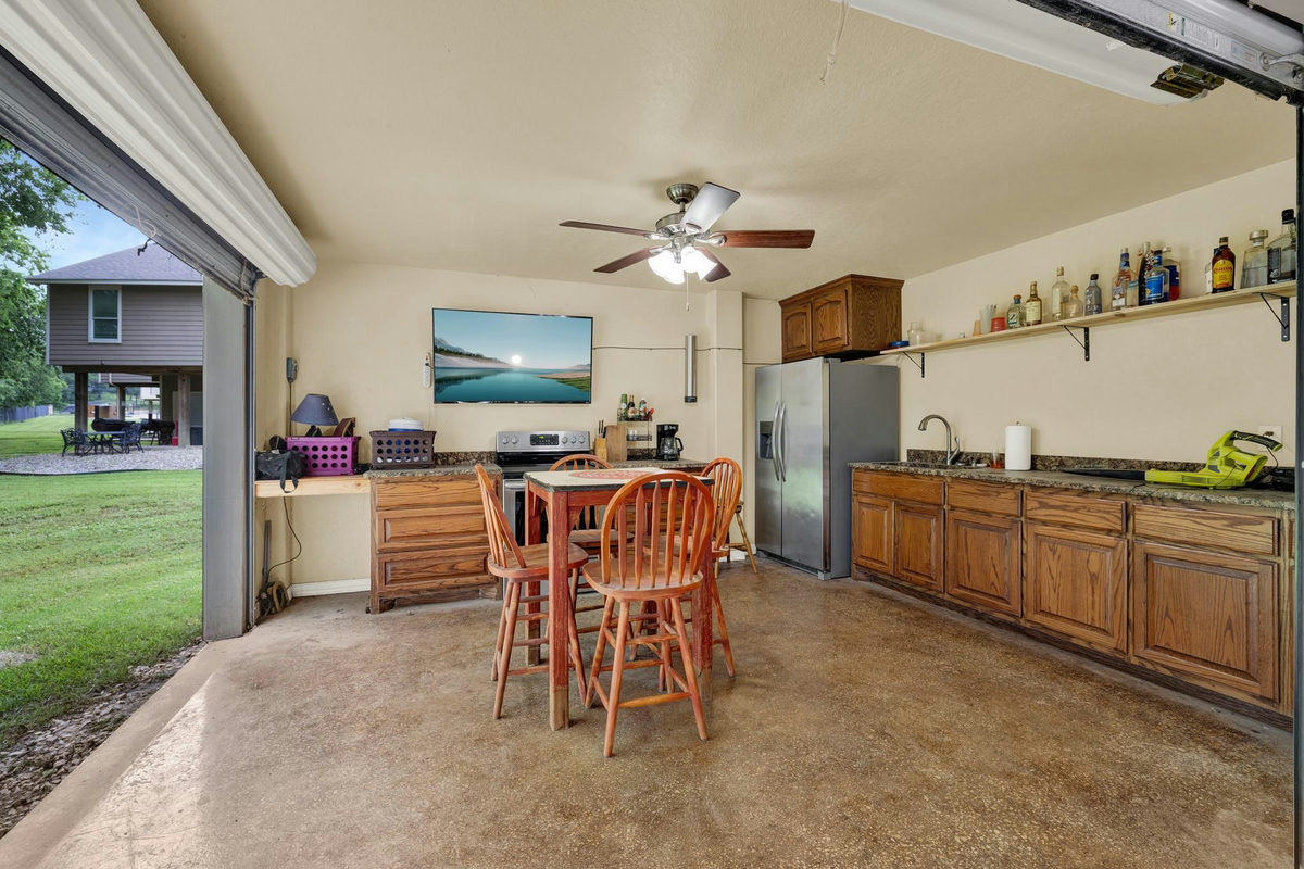 186 River Villas Ct — photo 3