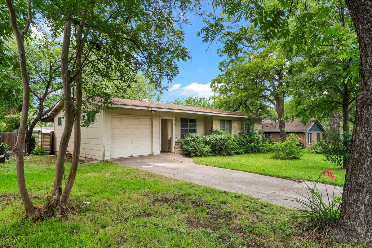 1102 Southwood Rd — photo 4