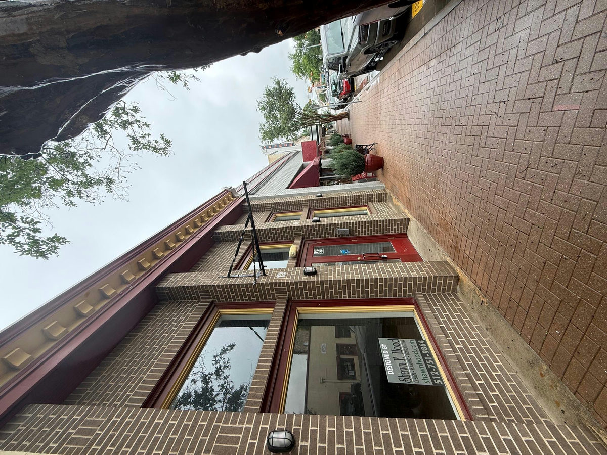 820 S Austin Ave — exterior
