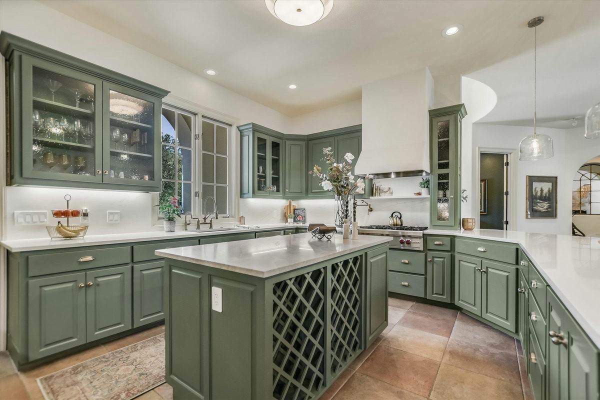 817 Woodcreek Ranch Rd — photo 4