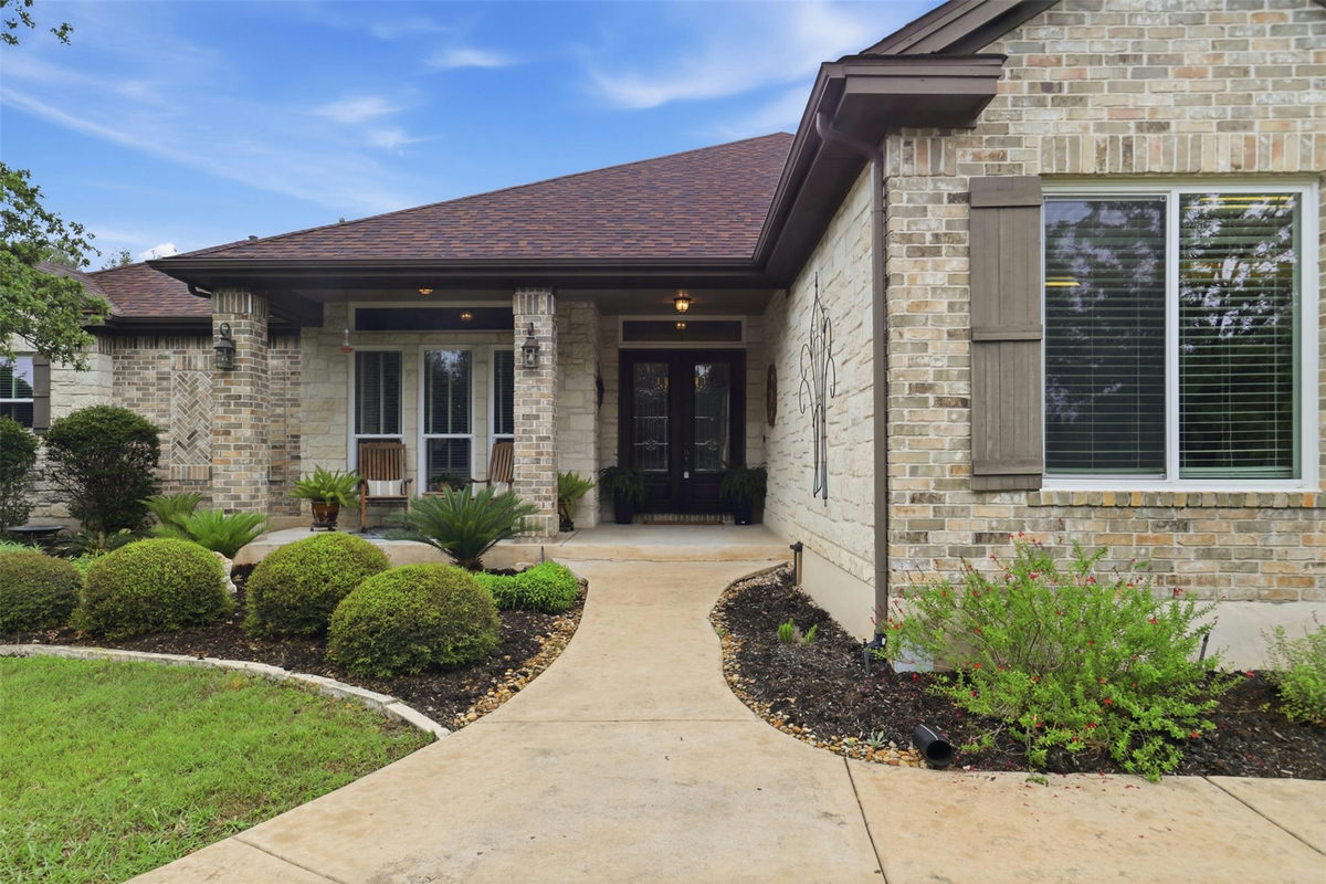 107 W Majestic Oak Ln — photo 3