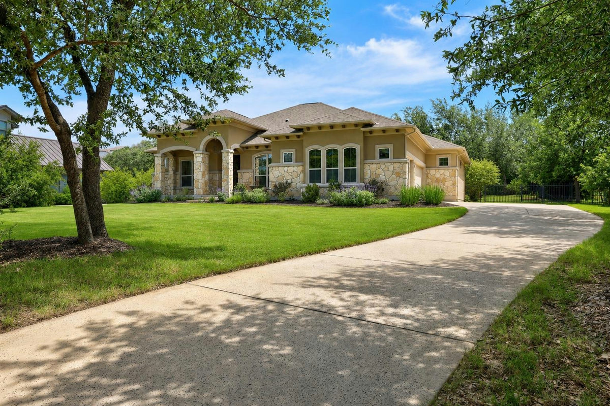17001 Northlake Hills Dr — exterior