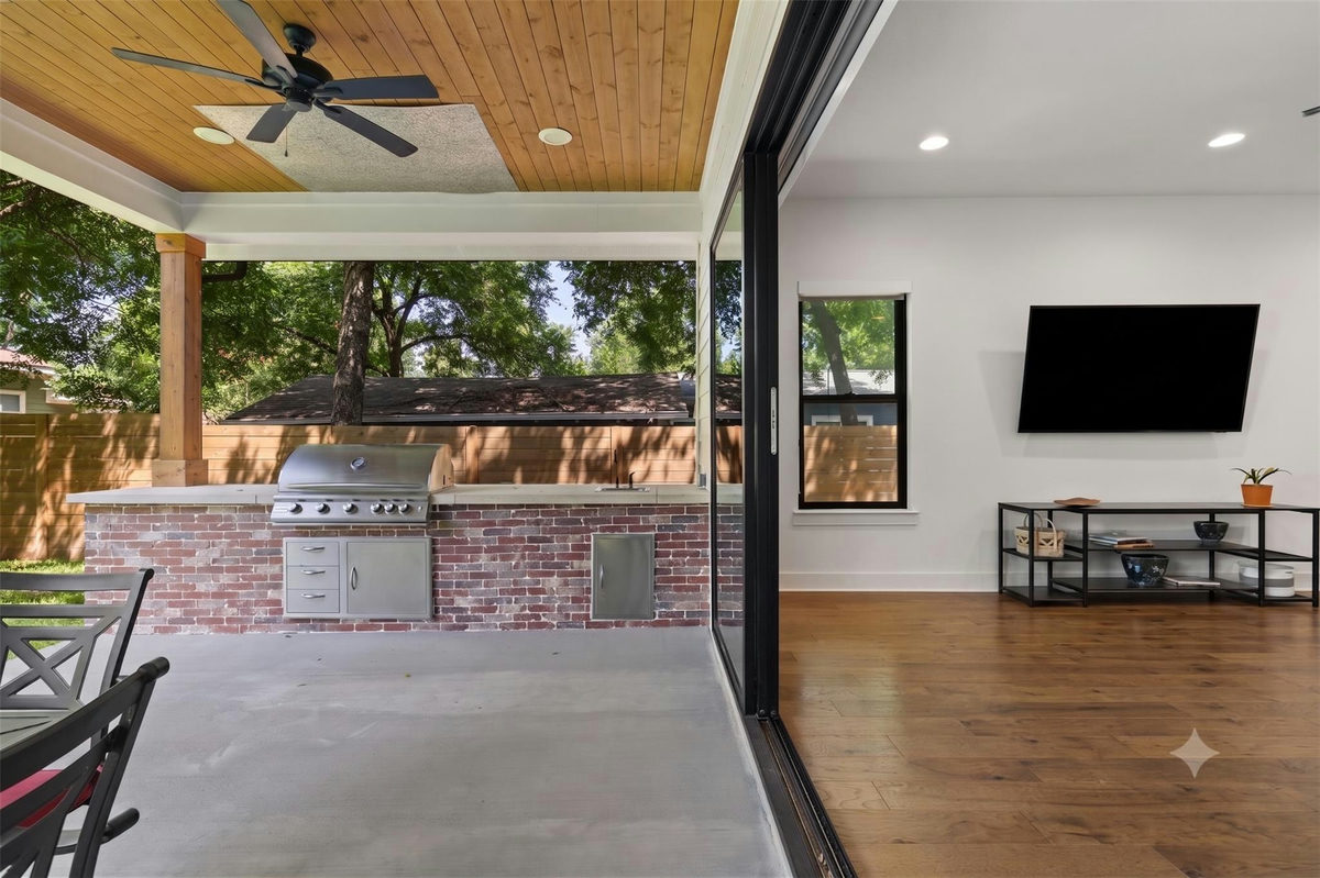 1212 Madison Ave — photo 5