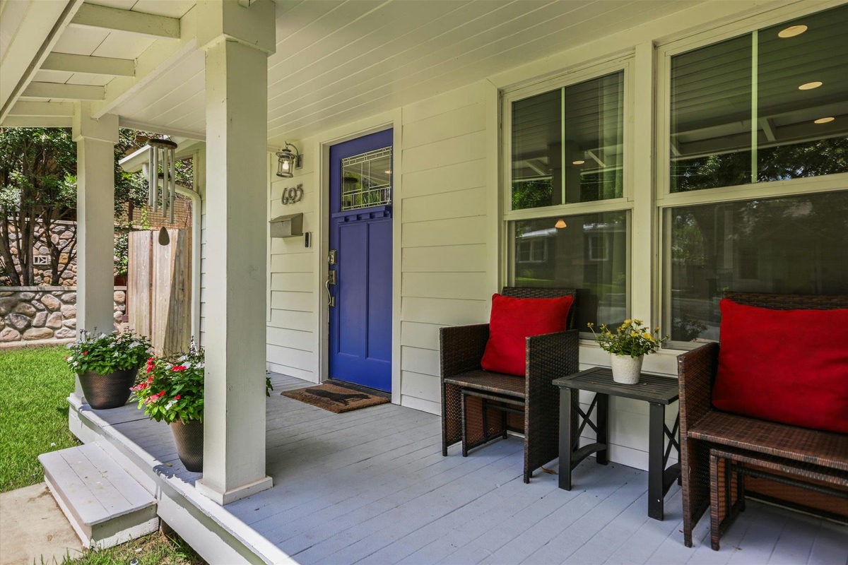 605 Deep Eddy Ave — exterior