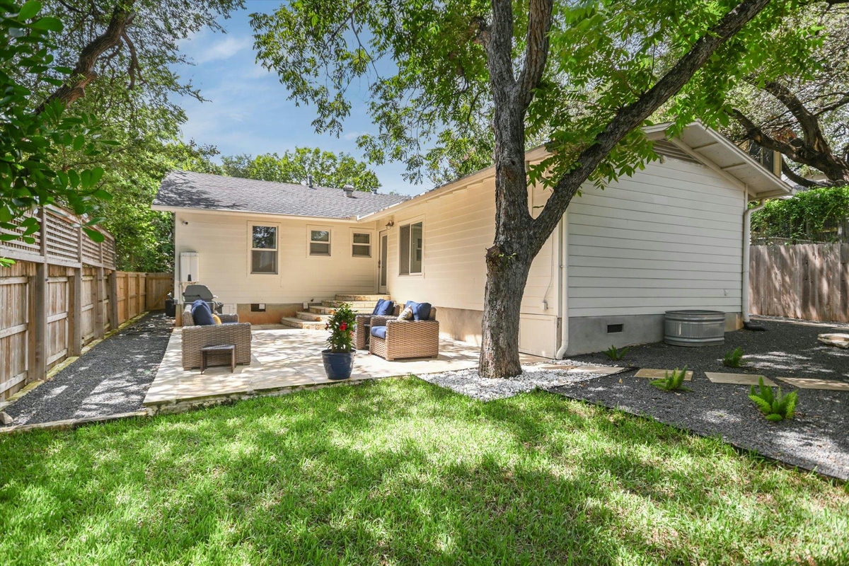 605 Deep Eddy Ave — photo 3