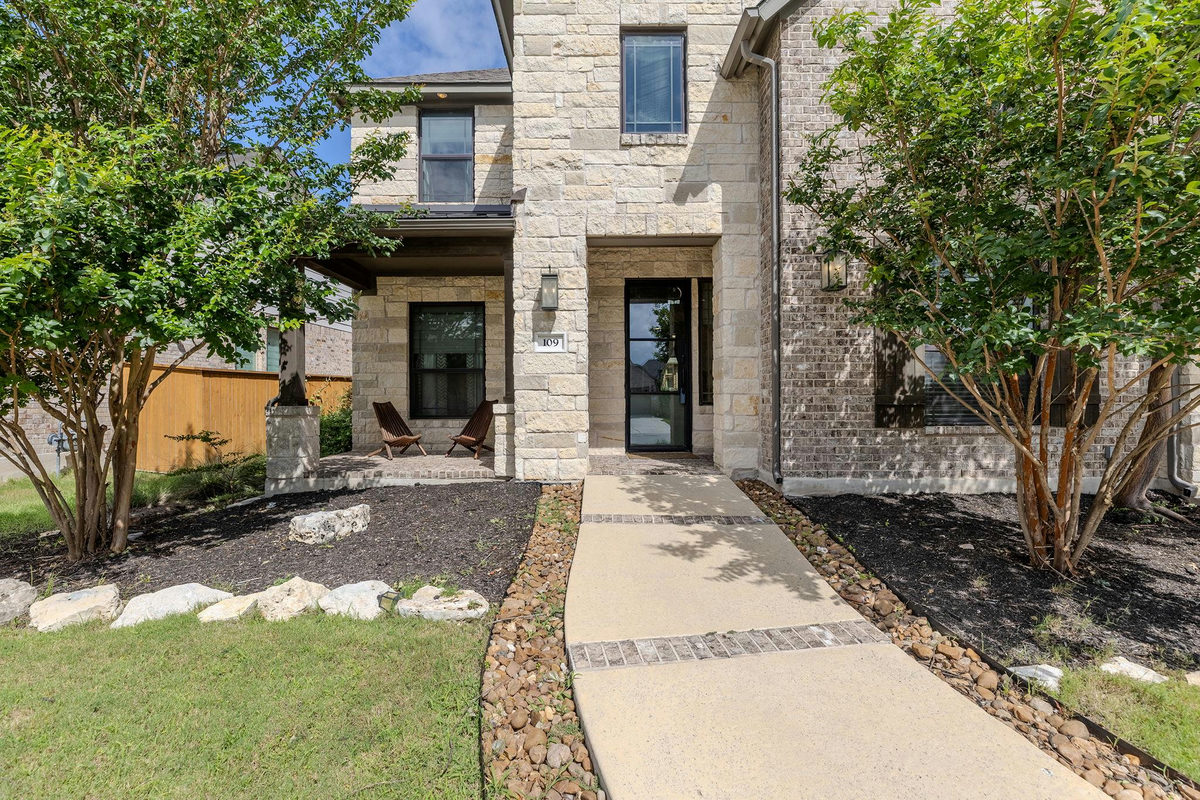 109 Leon Loop — photo 3
