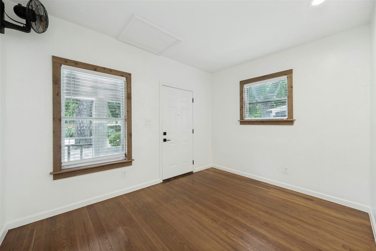 2513 E Cesar Chavez St — photo 3