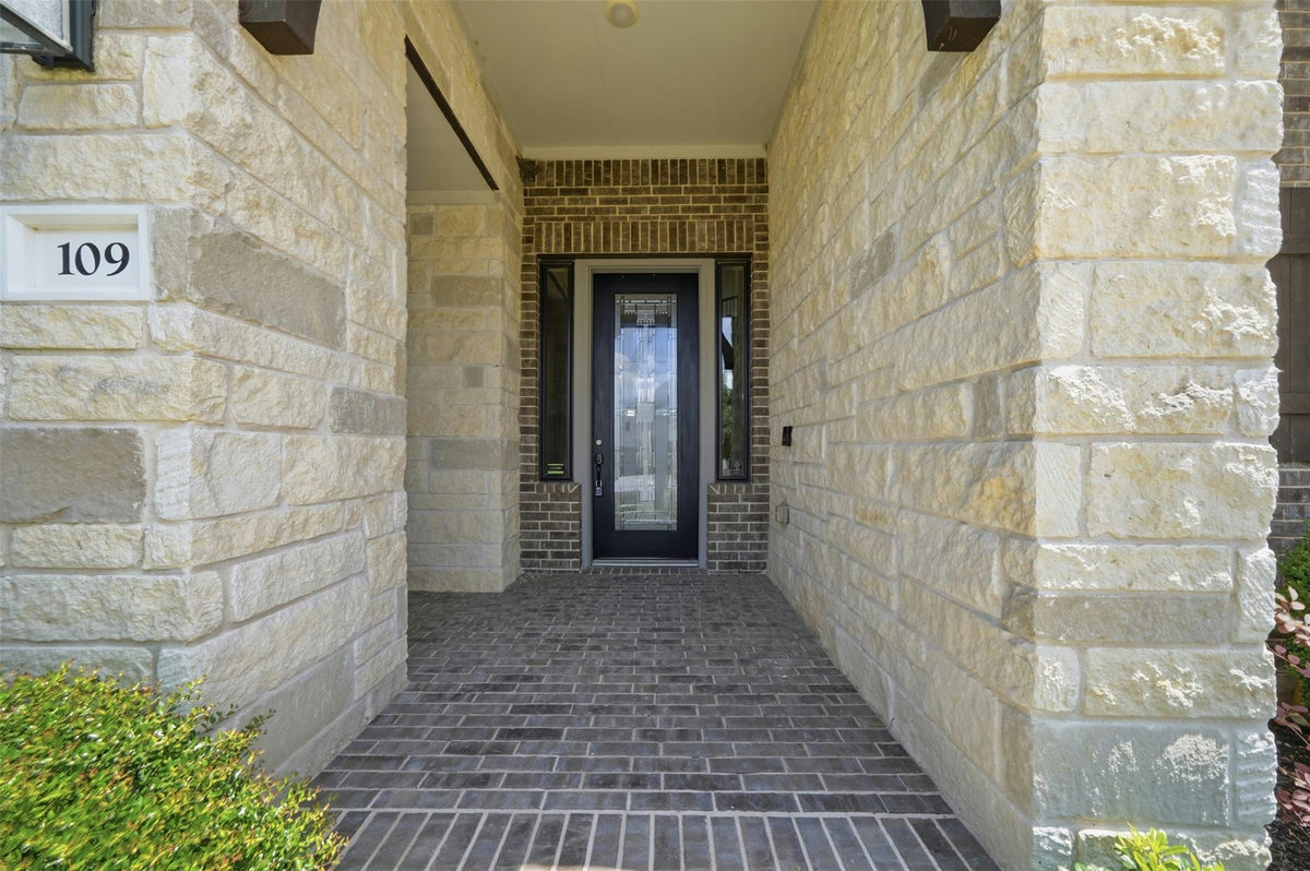 109 Mark Way — photo 5