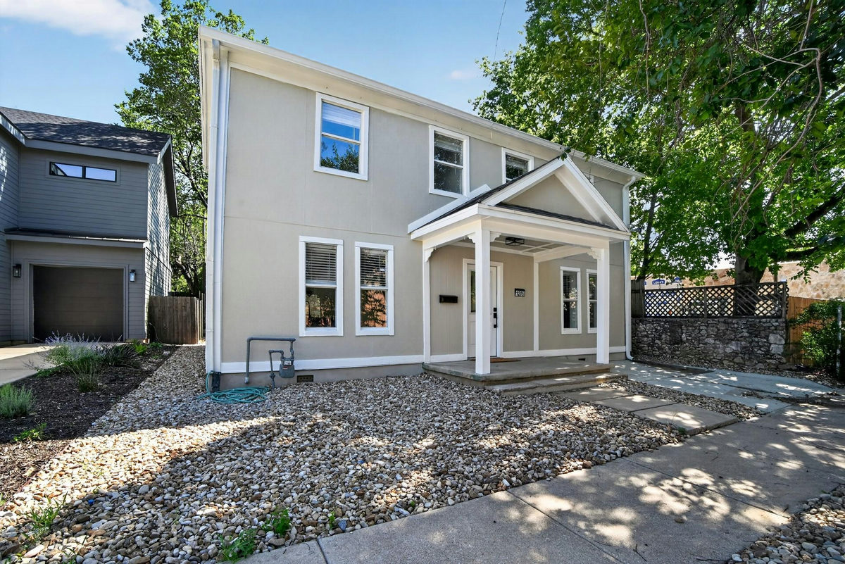 1205 E 9th St — photo 3