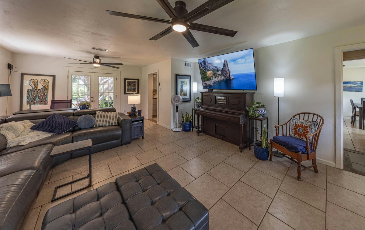 2525 S Rainbow Ranch Rd — photo 5