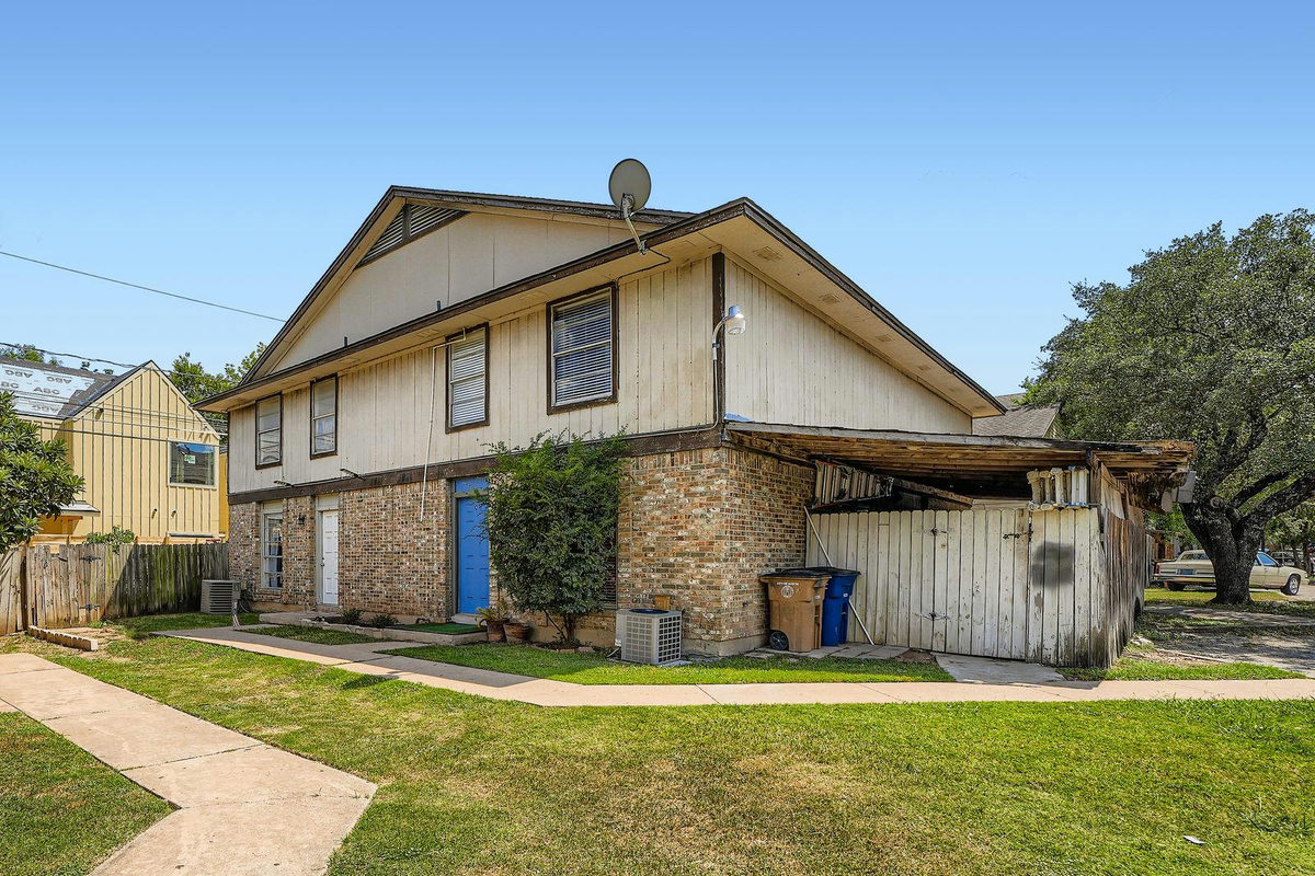 5803 Cougar Dr — exterior