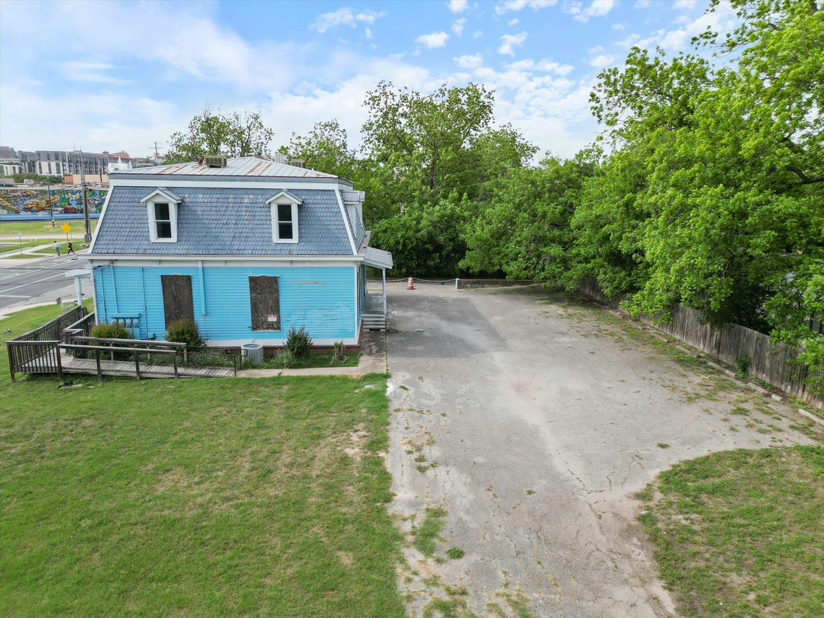 321 S Lbj Dr — photo 4