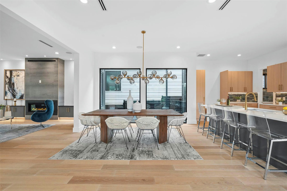 2208 Montclaire St — photo 4