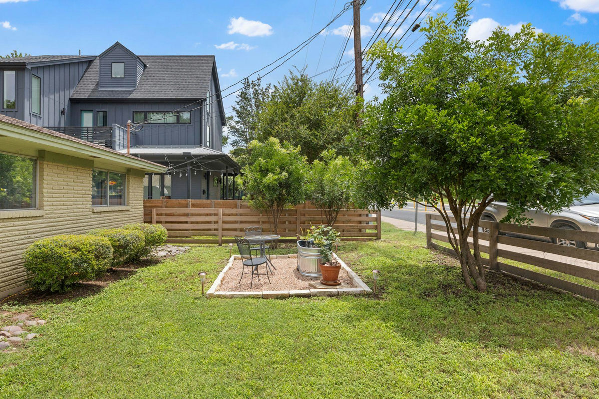 1717 Bluebonnet Ln — photo 4