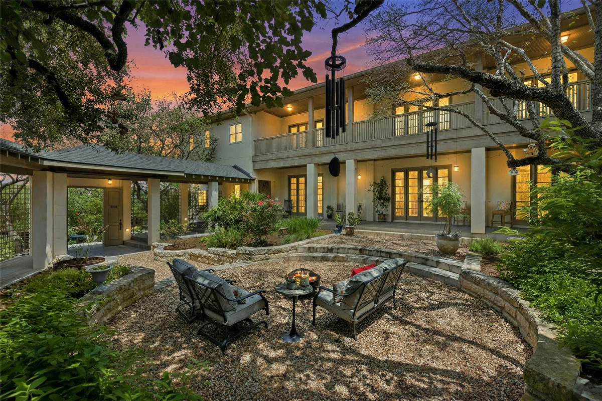304 Nautilus Ave — exterior