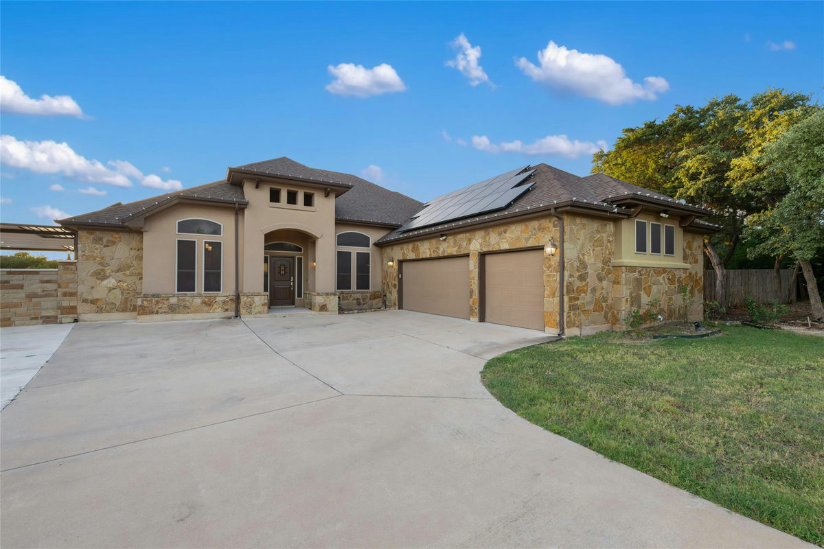 321 Sarahs Ln — exterior