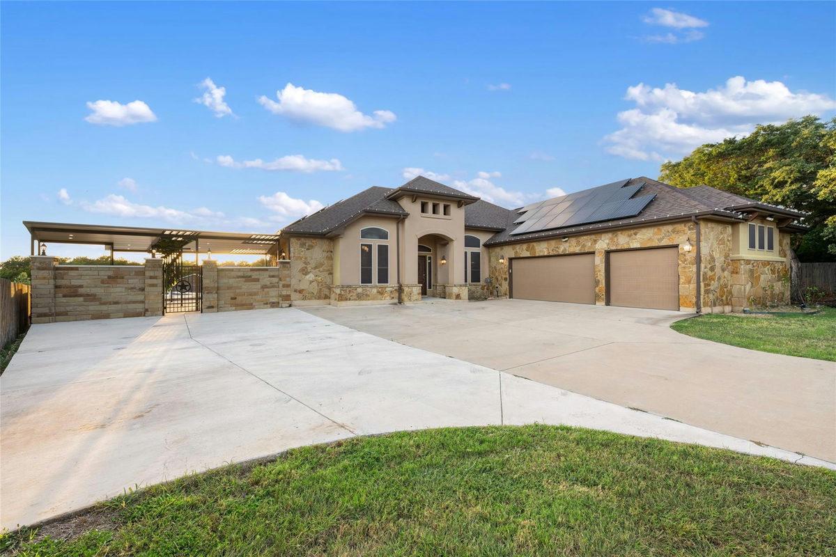 321 Sarahs Ln — photo 3