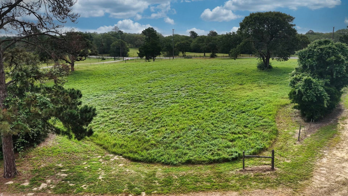 742 Red Rock Ranch Rd — photo 2