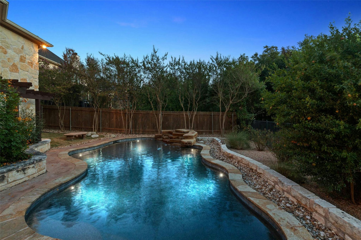581 Aspen Dr — exterior
