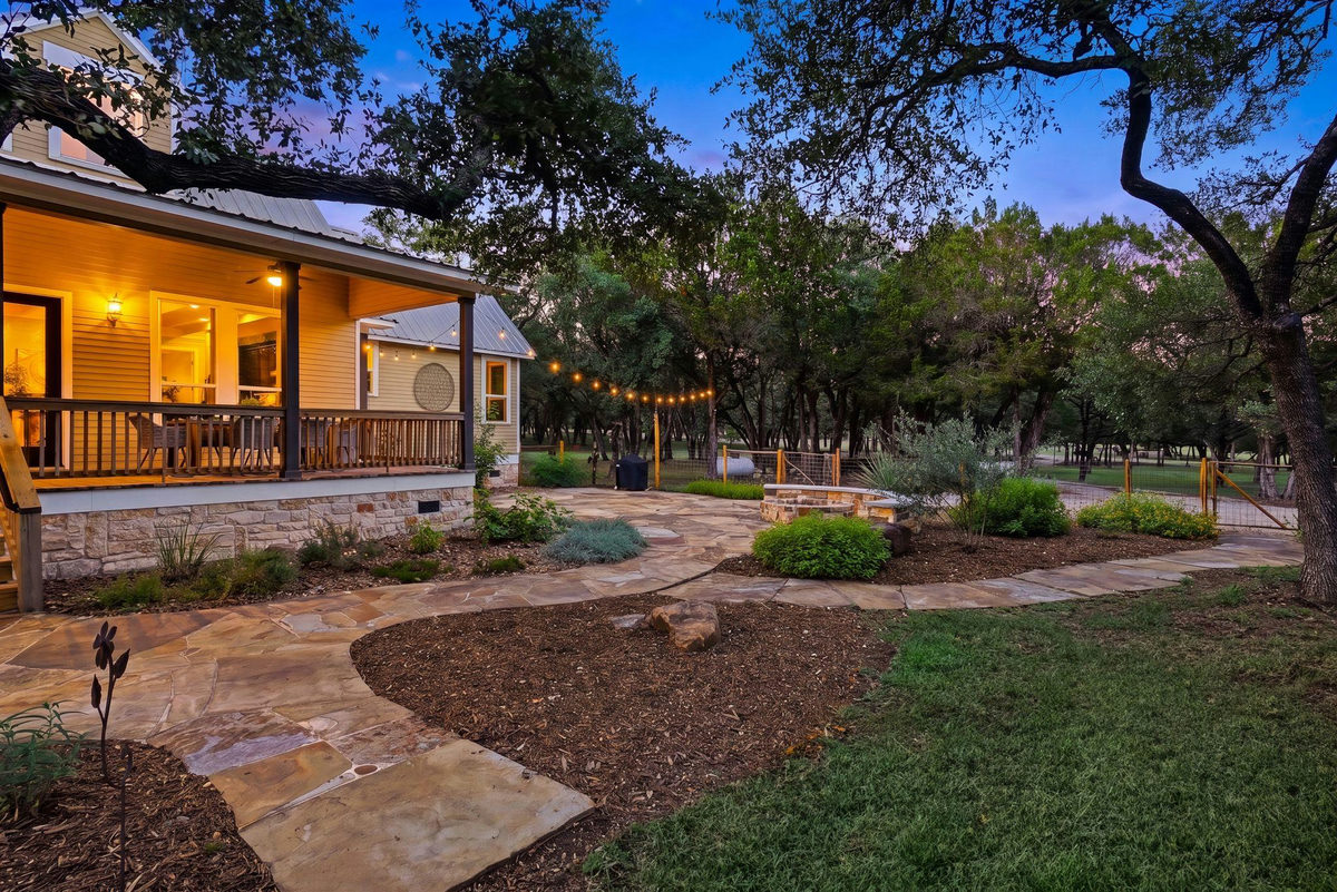 130 Canyon Oaks Dr — photo 2