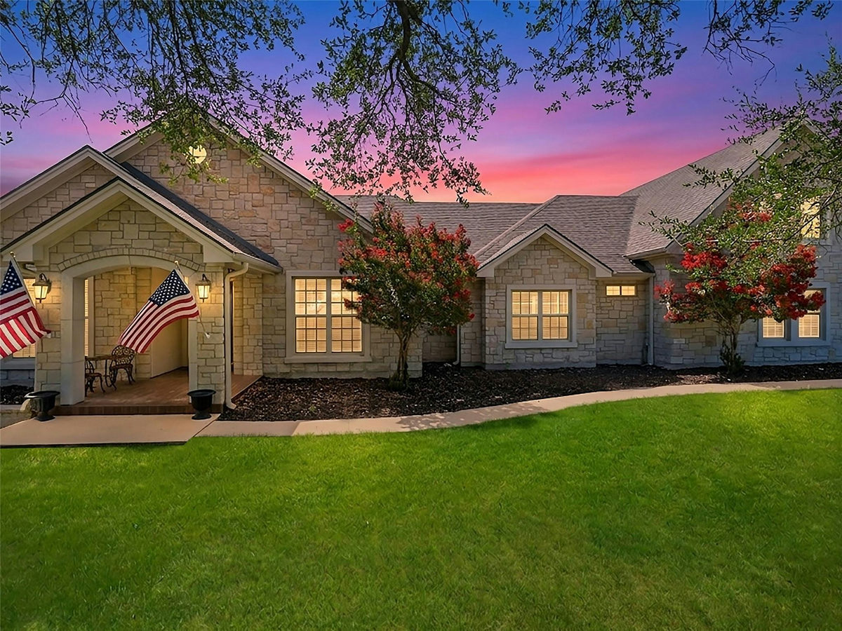 1041 Spanish Trl — exterior